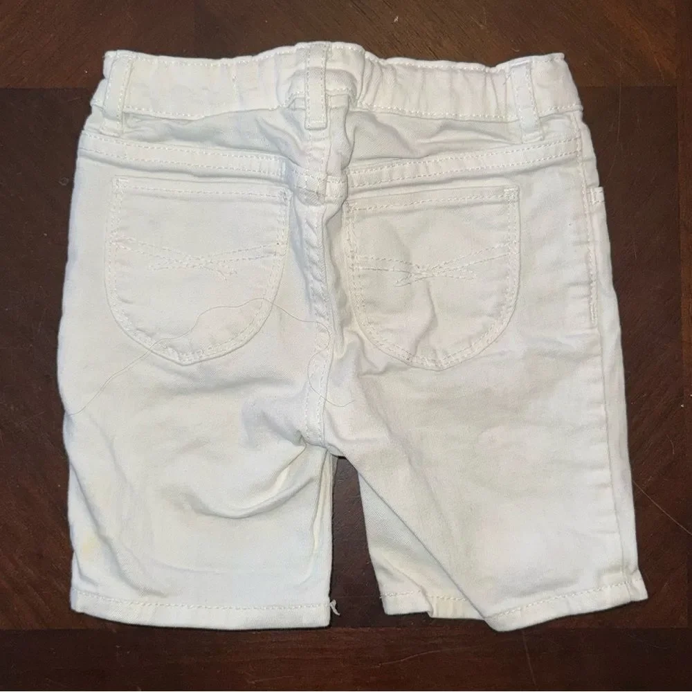 GAP size 4 Bermuda White Denim Shorts